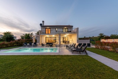 Luxury Villa with Pool in Brtonigla