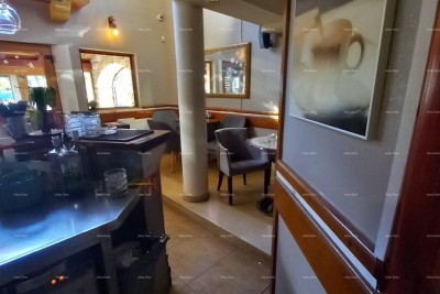 Poslovni prostor s dugogodišnjim ugostiteljskim objektom,  Medulin
