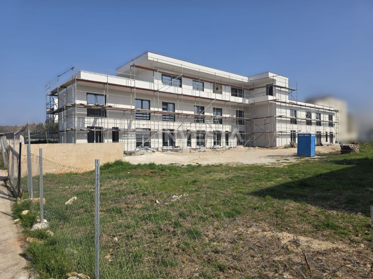 Premantura, neu gebaute Wohnung, nahe dem Zentrum und dem Meer