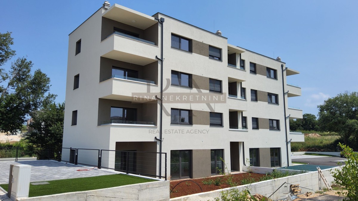 ISTRIEN - POREČ - TAR, WOHNUNG 88m2+GARTEN+2 PARKPLÄTZE
