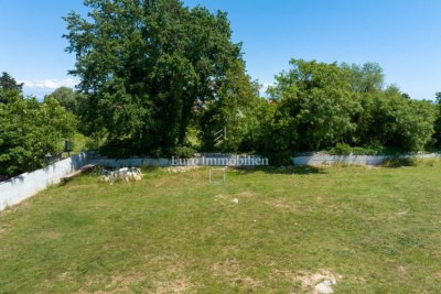 Stavbno zemljišče z gradbenim dovoljenjem – Marčana