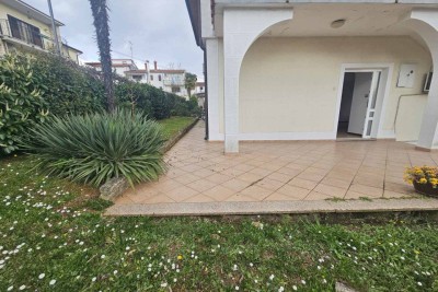 Poreč center, ground floor apartment with garden!