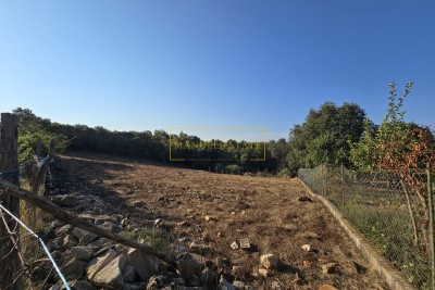 BUILDING LAND ON THE EDGE OF URBANIZATION, VICINITY OF VIŠNJAN, ISTRIA!
