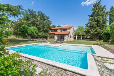 Istra, okolica Poreča. Samostojna hiša z velikim vrtom