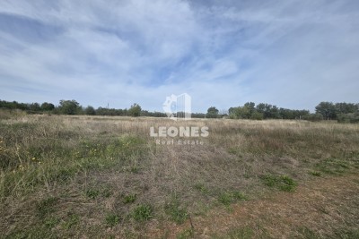 Otto lotti edificabili vicino a Brtonigla