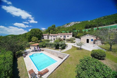 Istrien - Anwesen mit vier Steinhäusern