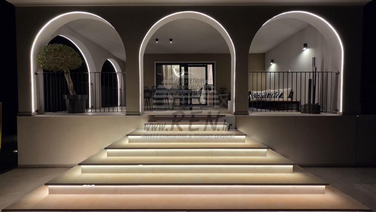 Luxuriöse Villa in außergewöhnlicher Lage mit wunderschöner Aussicht