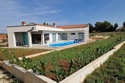 Istrien, Rovinj, Umgebung – ein attraktives Haus mit Swimmingpool in wunderschöner Lage