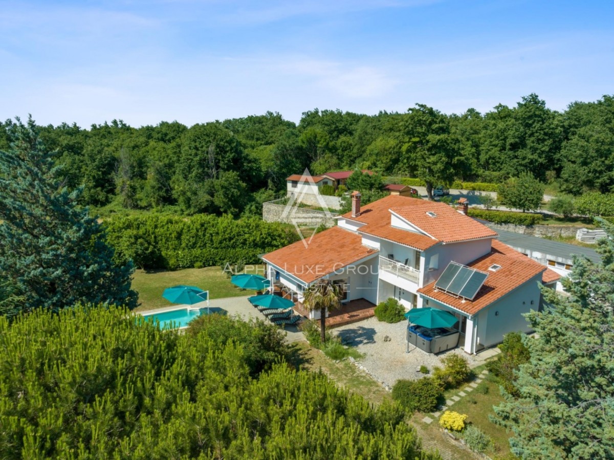 Renovierte Villa im südfranzösischen Stil an der Küste Ostistriens!