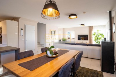 OPPORTUNITY! BEAUTIFUL TWO-STORY APARTMENT WITH 3 BEDROOMS IN POREČ, CLOSE TO THE SEA AND THE CENTER!