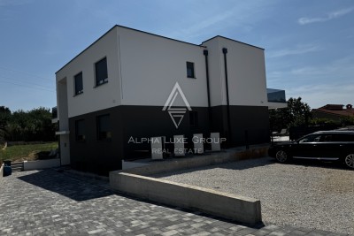 Istria, Porec: Modern apartment with sea view