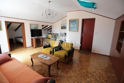 Stan u špadićima, 200 m od mora za dugoročni najam!