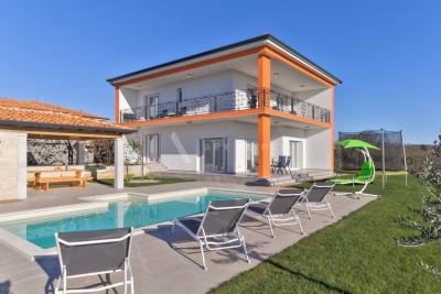 Casa indipendente in vendita – Castel, Buie