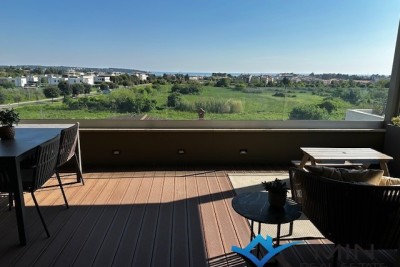 Luxuriös eingerichtete Wohnung mit Meerblick in Novigrad