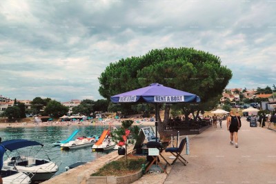 Luksuzno stanovanje s pogledom na morje, 30 m od plaže, popolno za družino