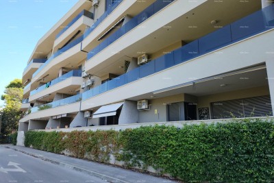 STOJA  Moderni stan s terasom 80 m², 100 m od mora u Puli!