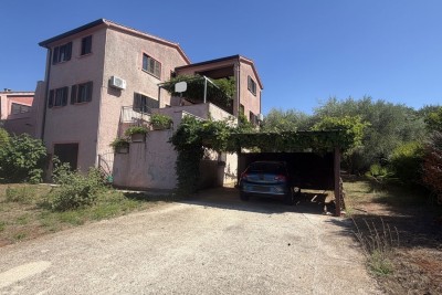 Naprodaj: dvostanovanjska hiša z bivalno-poslovno namembnostjo, 268 m², zemljišče približno 530 m² – okolica Poreča
