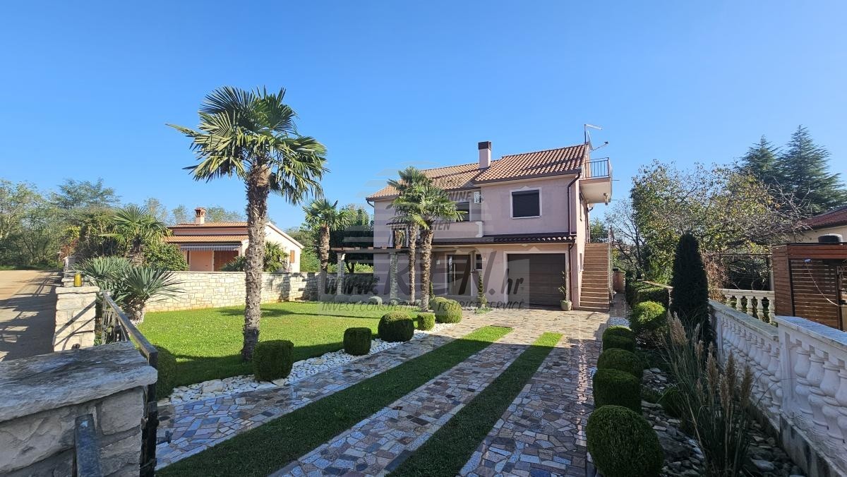 Einfamilienhaus in ruhiger Lage in der Nähe von Novigrad