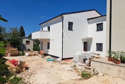 Tar-Vabriga, Istrien: Moderne Wohnung im 1. Stock zu verkaufen