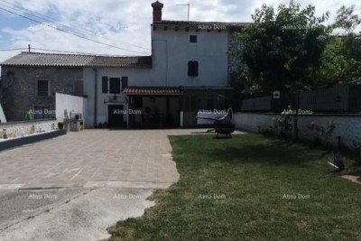 Zum Verkauf: Charmantes istrisches Haus mit geräumigem Garten – Valtura
