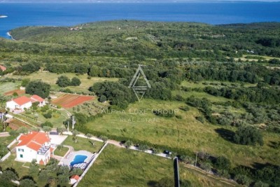 Istrien, Peruški : Grundstück mit Meerblick nahe Küste