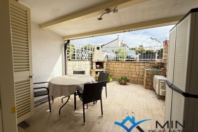 Stanovanje v bližini Novigrada z vrtom