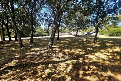 Building plot for sale 809 m² near Poreč with building permit