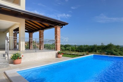 Möbliertes Haus mit Pool 9 km von Poreč