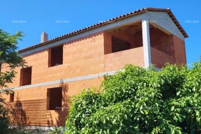 Prodaje se  kuća u izgradnji,  200 m2, blizu Svetvinčenta.