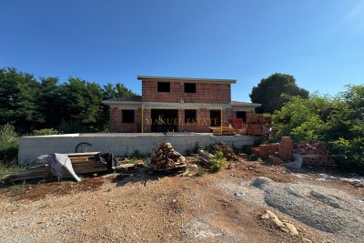 Moderna vila v gradnji z bazenom – prodaja roh-bau ali na ključ – v bližini Poreča