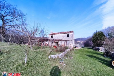 ISTRA,LABIN, IMANJE S KAMENOM KUĆOM, BLIZINA GRADA I MORA