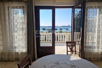 UMAG, KUĆA SAMO 80 METARA OD MORA!