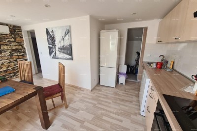 Prodajemo stan u centru Pule – 66 m²