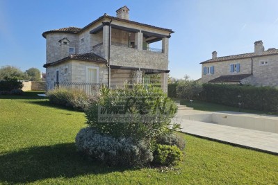 Istrska kamnita vila z razgledom na morje