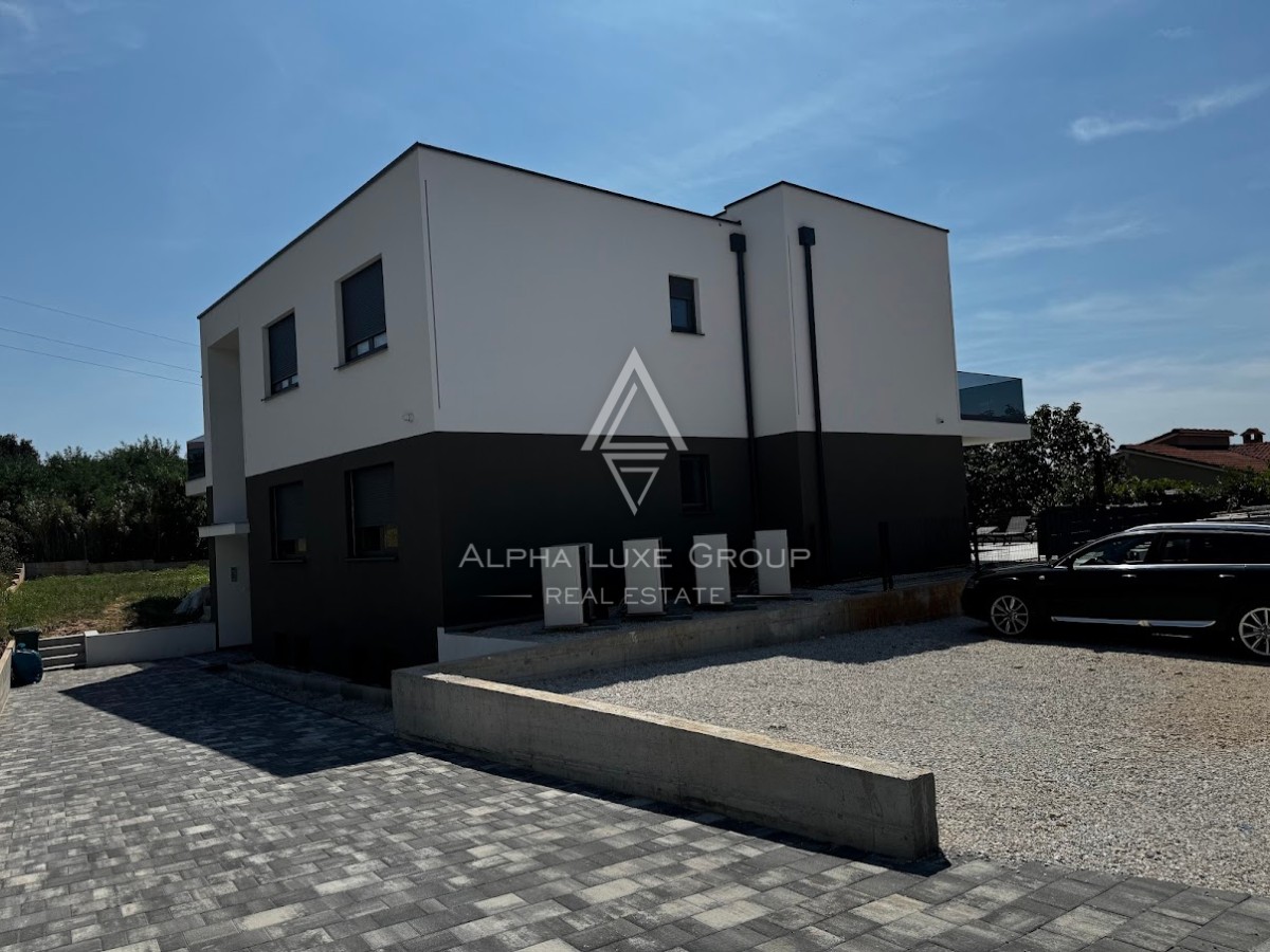 Istrien, Porec: Erdgeschoss wohnung mit pool