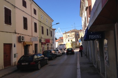 Charmante Dachgeschosswohnung nahe der Altstadt von Poreč – nur 180 m vom Meer entfernt