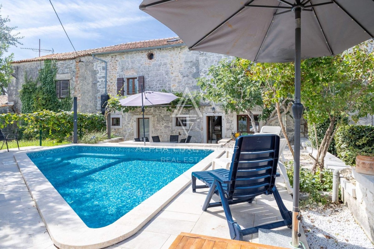 Istrien, Poreč : Authentisches Steinhaus mit Pool