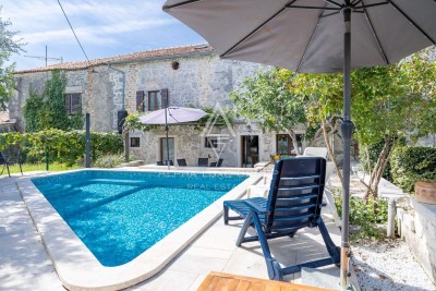 Istrien, Poreč : Authentisches Steinhaus mit Pool