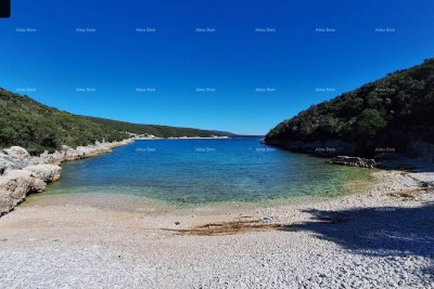 Atraktivno građevinsko zemljište u Rakalju, 2000 m² blizu mora i centra