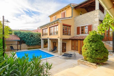 SVETVINČENAT, ISTARSKA VILA S BAZENOM I DVORIŠTEM