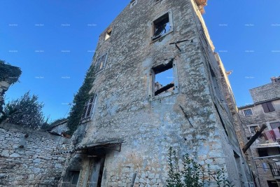 In vendita casa in pietra da ristrutturare nel cuore di Vodnjan