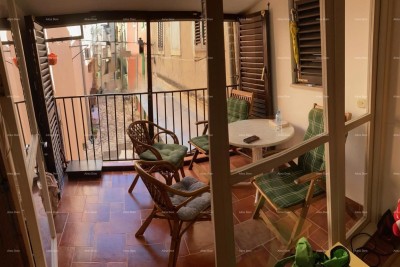 Apartmanska kuća u centru Vrsara – 200 m od mora