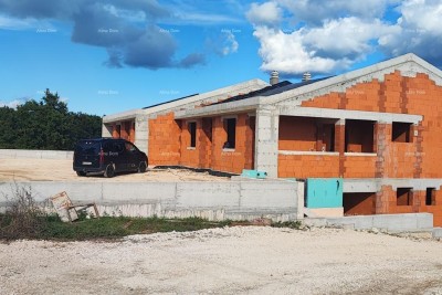 Prodaje se duplex kuća u mirnom naselju blizu Vodnjana