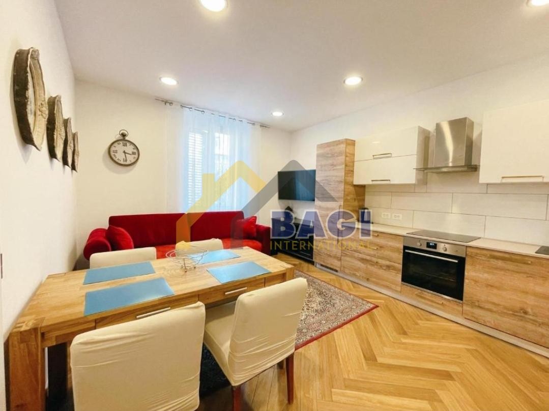 Gelegenheit in Pula: 3 Wohnungen auf einer Etage, 95,50 m²