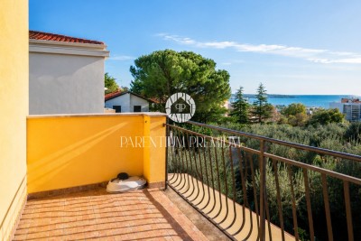 Novigrad, zwei Schlafzimmer + Galerie, Meerblick, 800 m vom Meer entfernt