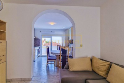 Appartamento in vendita a Novigrad, Istria – 2 camere da letto, a 350 m dal mare, ideale per famiglie