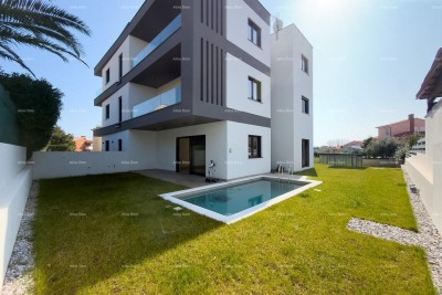 RESERVED - PREMANTURA - stanovanje z vrtom in bazenom, 500 m do morja (101)