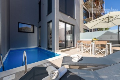 Modern möbliertes Haus, nur 700 Meter vom Meer entfernt.