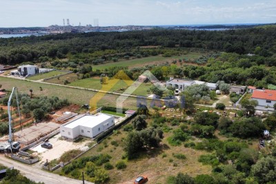 ŠTINJAN - Beautiful building plot!