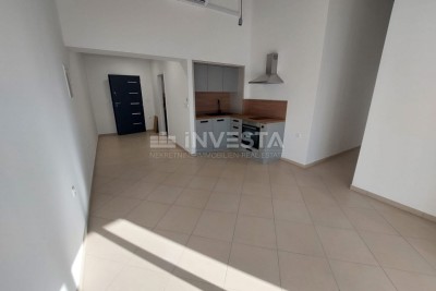 Pula, Veli Vrh, Etage des Gebäudes (tatsächlich 4 Wohnungen)